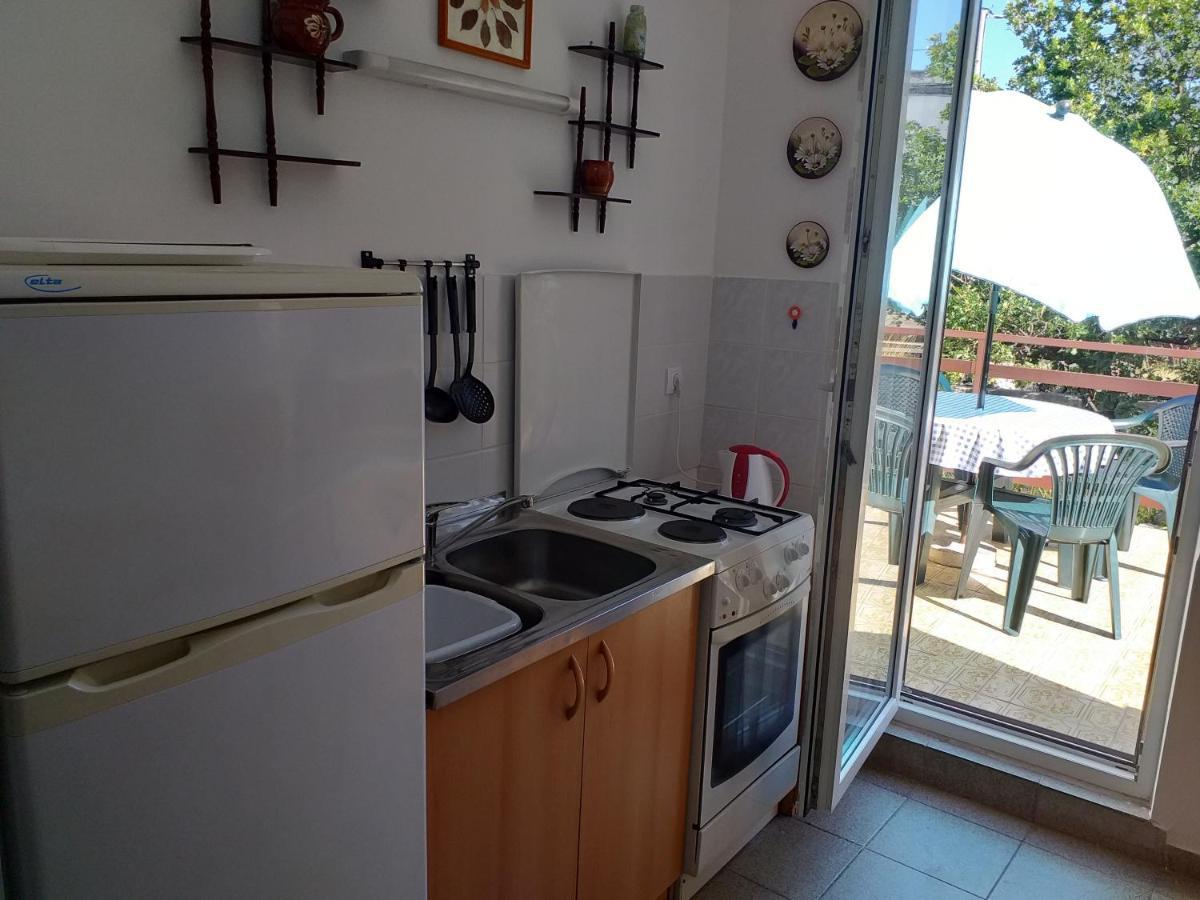 Beachfront House Nada - Happy Rentals Karlobag Kültér fotó