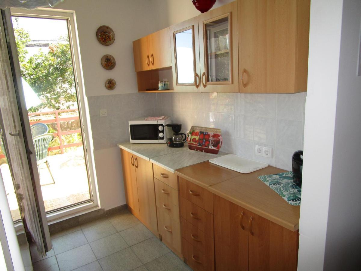 Beachfront House Nada - Happy Rentals Karlobag Kültér fotó